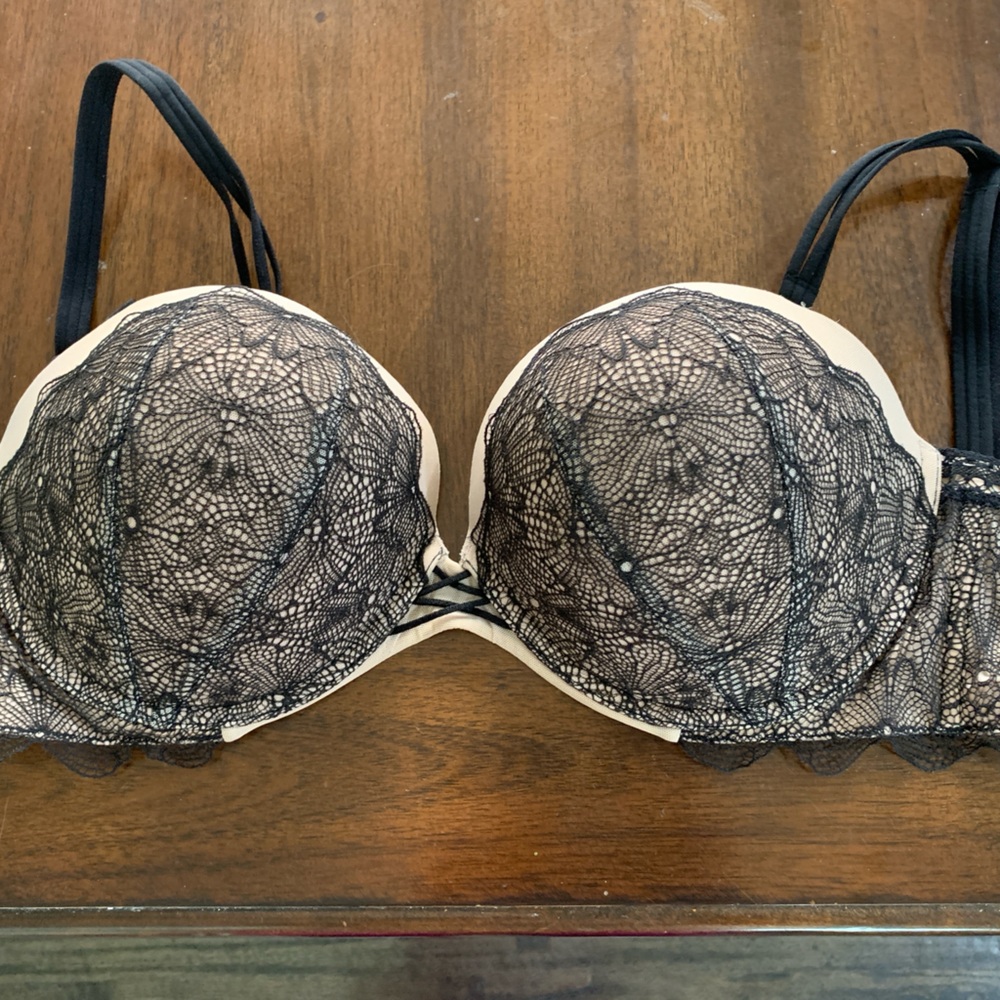 Victoria's Secret Black and Cream Lace multi-way push up Bra